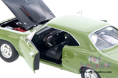 Showcasts Collectibles - Dodge Coronet Super Bee Hardtop (1969, 1/24 scale diecast model car, Asstd.) 73315/16D